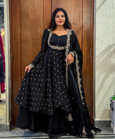 Black Aakriti Suit