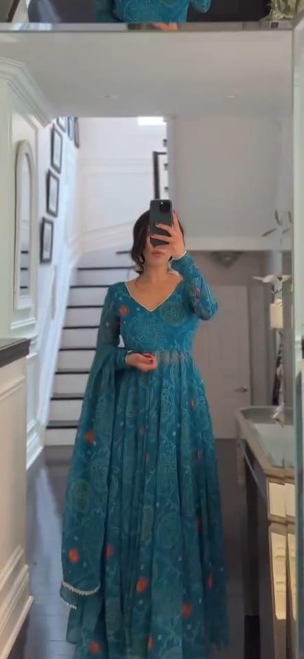 Bani Blue Bandhni