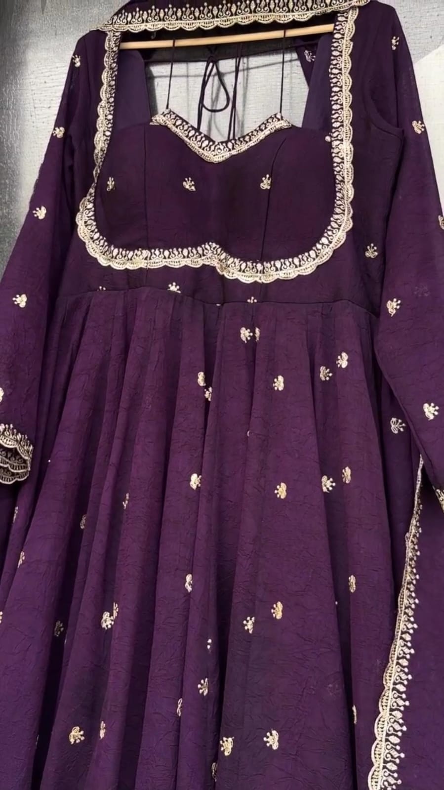 Jagriti Suit