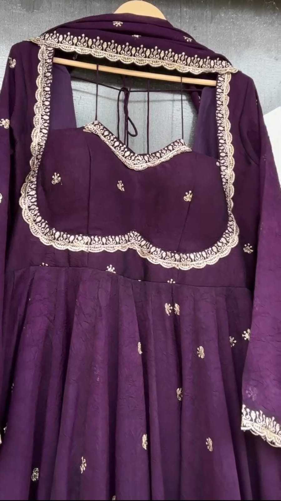 Jagriti Suit