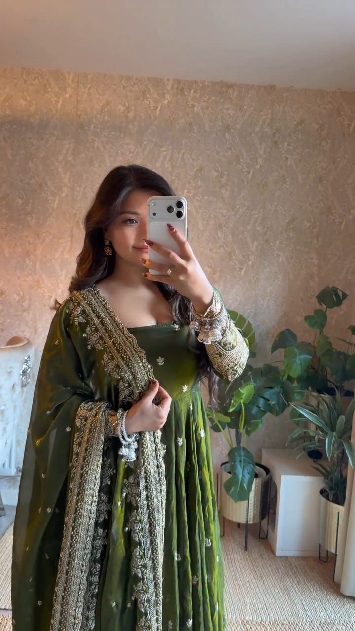 Dhriti Mehendi